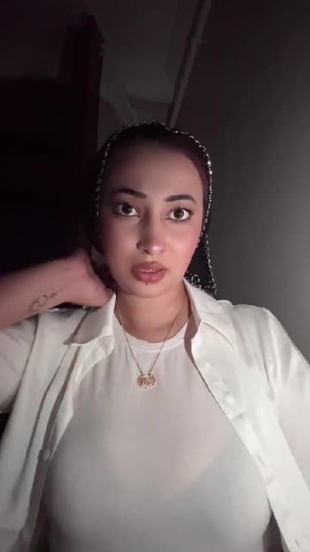 Bigo live: Gelisennn yoksam yokkk by @1102396521