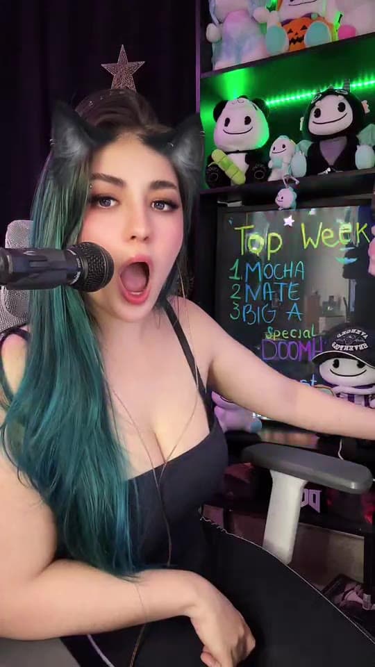 Bigo live: #Singing Pk 21:40❤️‍🔥 by @kareenc