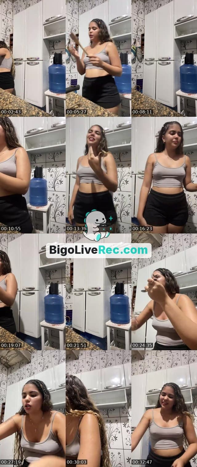 Bigo live: Oi bebê ❤️ by @vicminaj